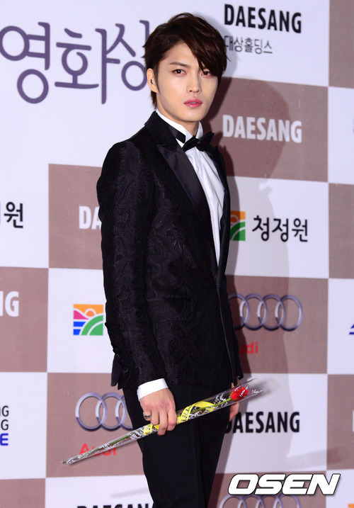 [30.11.12][Pics] Jaejoong - At 33rd Blue Dragon Film Awards 2yoredu