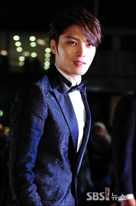 [30.11.12][Pics] Jaejoong - At 33rd Blue Dragon Film Awards 30000193435700