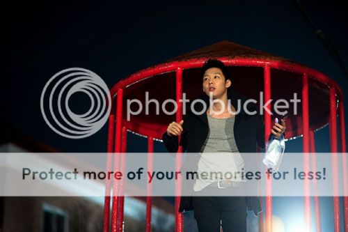 [06.12.12][Pics] Yoochun - Behind-the-Scenes of “Missing You” 30000196801