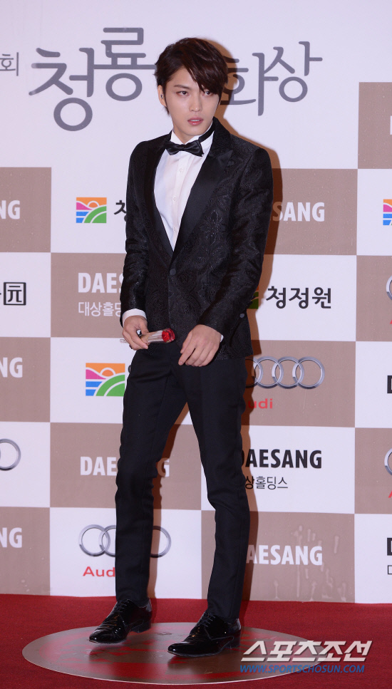 [30.11.12][Pics] Jaejoong - At 33rd Blue Dragon Film Awards 32zp4z6