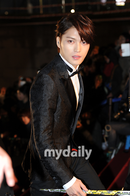 [30.11.12][Pics] Jaejoong - At 33rd Blue Dragon Film Awards 9h41a8