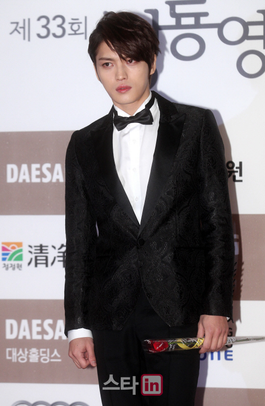 [30.11.12][Pics] Jaejoong - At 33rd Blue Dragon Film Awards Ay3i8w