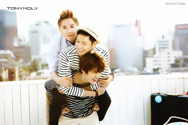 [01.12.12][Pics] JYJ - Tonymoly 2013 Calendar Jyj81