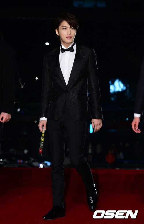 [30.11.12][Pics] Jaejoong - At 33rd Blue Dragon Film Awards Xdpxx