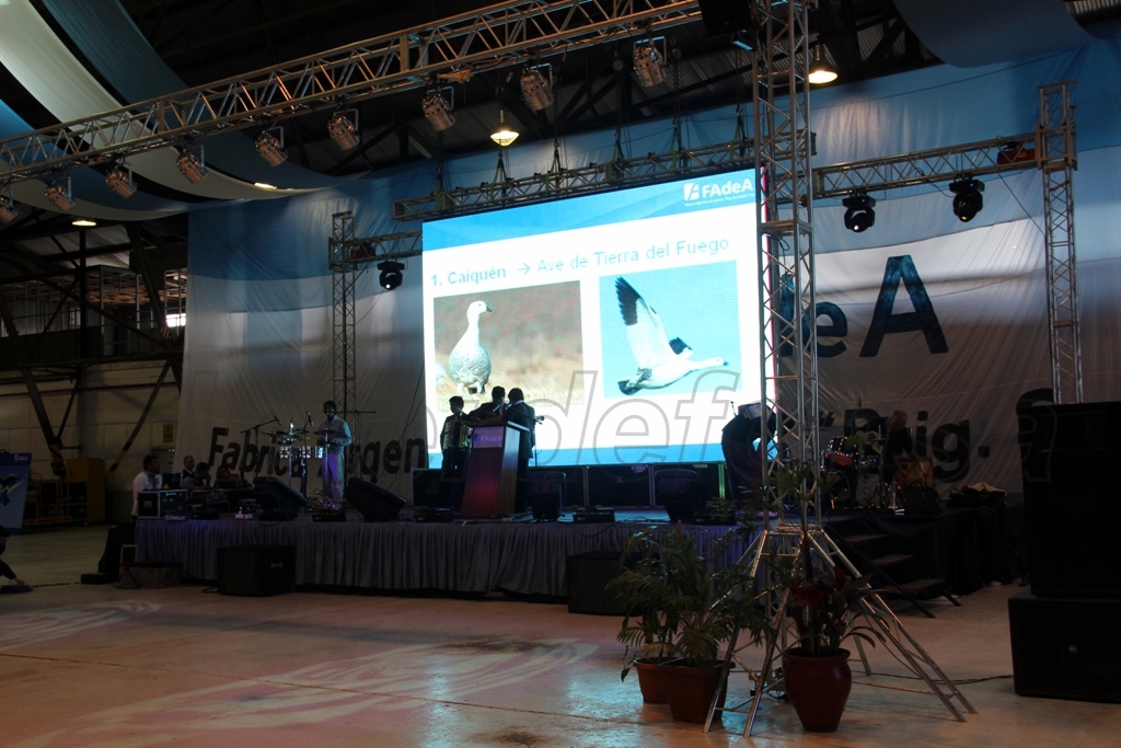 IMAGENES DEL 85º ANIVERSARIO DE LA FABRICA ARGENTINA DE AVIONES - COBERTURA DE INTERDEFENSA - Página 2 1_zps863abf8d