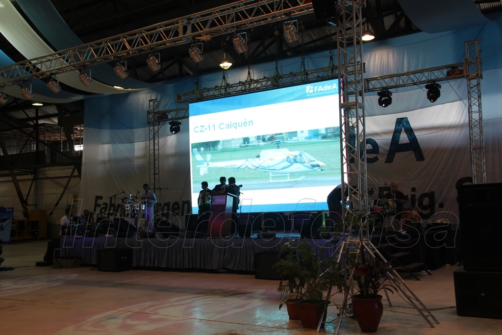 IMAGENES DEL 85º ANIVERSARIO DE LA FABRICA ARGENTINA DE AVIONES - COBERTURA DE INTERDEFENSA - Página 2 2_zpsf7504110