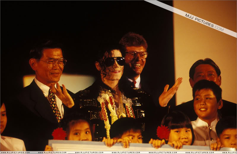 Press - 1993- Pepsi Tour Press Conference in Bangkok 002-25
