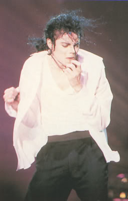 tour - Dangerous World Tour Onstage- Will You Be There 007-7-1