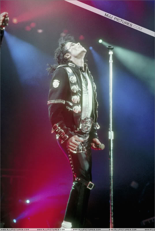 tour - Bad World Tour Onstage- Various - Page 3 0532