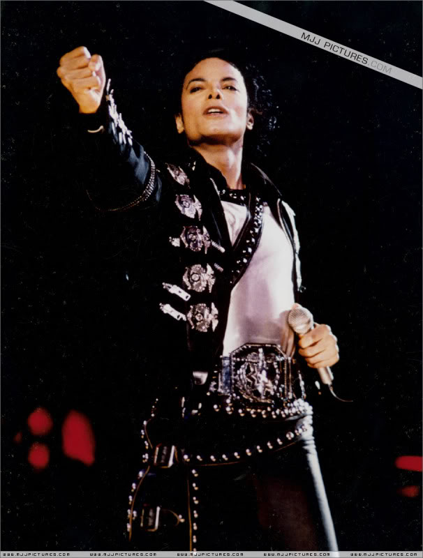 tour - Bad World Tour Onstage- Various - Page 3 0662