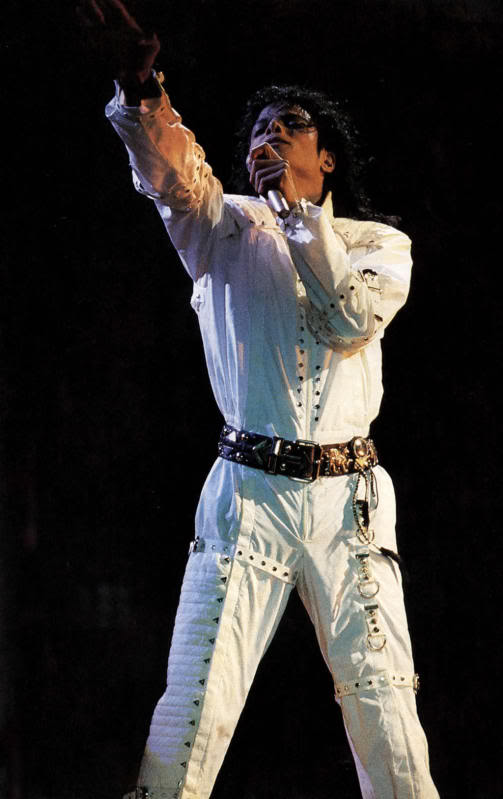 tour - Bad World Tour Onstage- Various - Page 3 1102