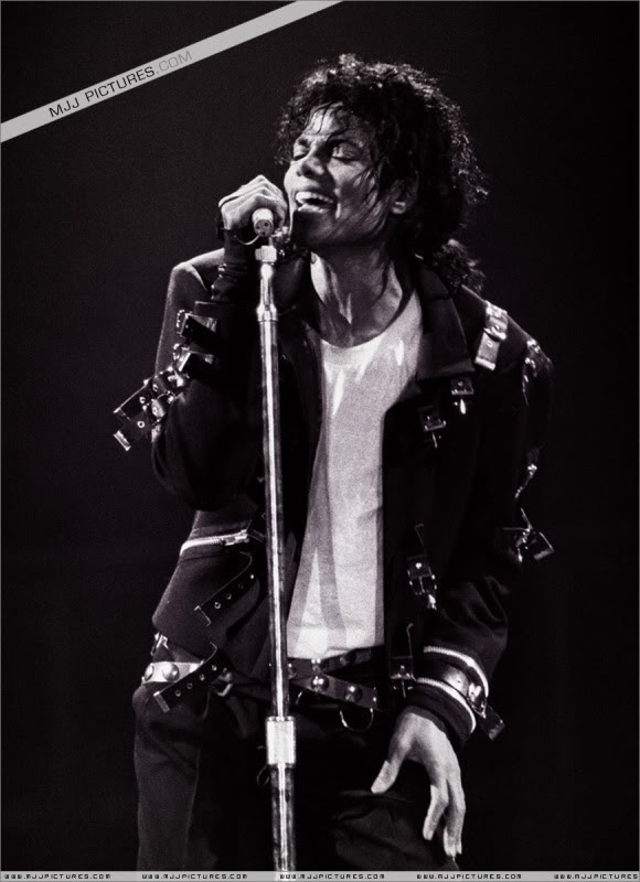 tour - Bad World Tour Onstage- Various - Page 3 1502