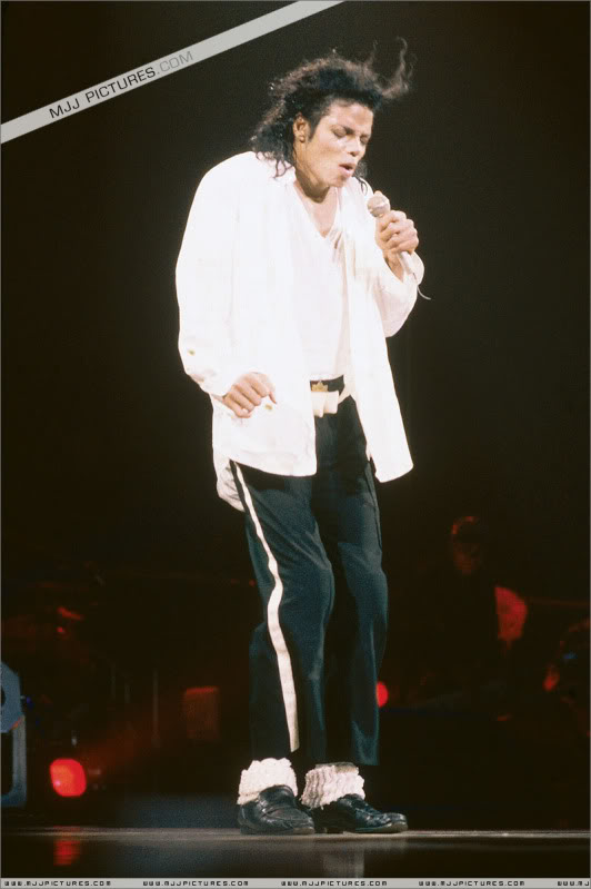 tour - Bad World Tour Onstage- Various - Page 3 1632