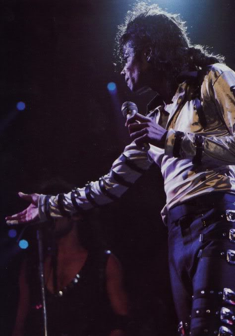 tour - Bad World Tour Onstage- Various - Page 2 307