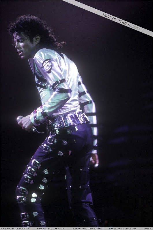 tour - Bad World Tour Onstage- Various - Page 3 511