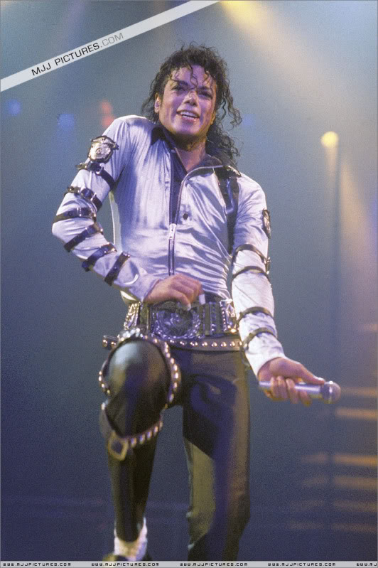 tour - Bad World Tour Onstage- Various - Page 3 515