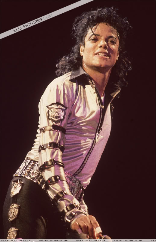tour - Bad World Tour Onstage- Various - Page 3 521