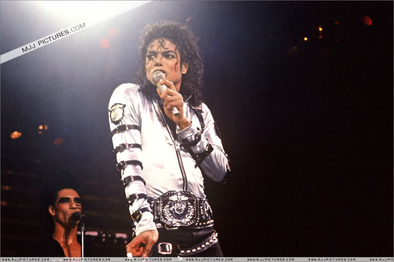 tour - Bad World Tour Onstage- Various - Page 3 536