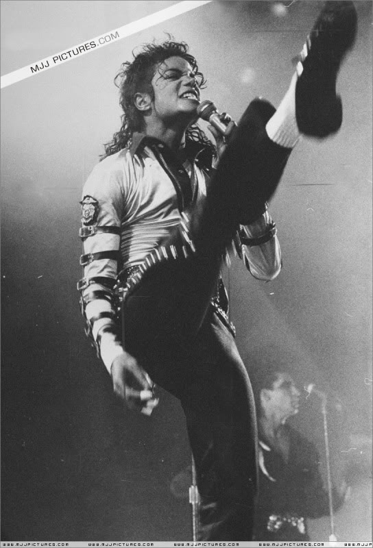 tour - Bad World Tour Onstage- Various - Page 3 577