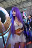 China Joy - Li Ling y su cosplay sexy de Saori baneado Th_SexyAthena22