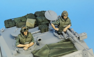 Nouveautés  KITS MAQUETTES TANK KMT%20Ref%20KMT35039F%20AuF1%20crew%2040e%20RA%20Summer%201995%20Mount%20Igman%20Bosnia%2002_zpsqvkjdttb