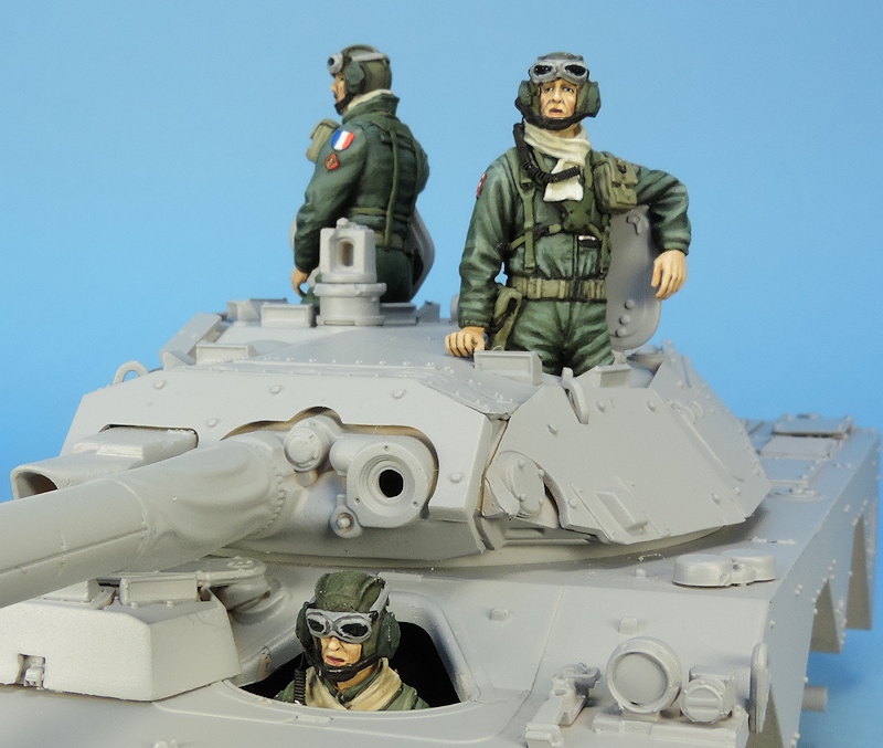 Nouveautés  KITS MAQUETTES TANK - Page 2 Ref%20KMT35046F%20AMX-10%20rc%20crew%20Daguet_Opex%2001_zpsmxf40euy