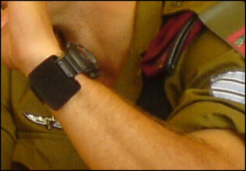 Protections (plus ou moins) militaires pour montres Idf3_zpsvmpudw5j