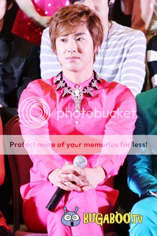 FOTOS "MBC Korean Music Wave" en Bangkok - Conferencia de Prensa (06/04/2012) parte 4 00339ac3d539b60076bf7517e950352ac75cb72e