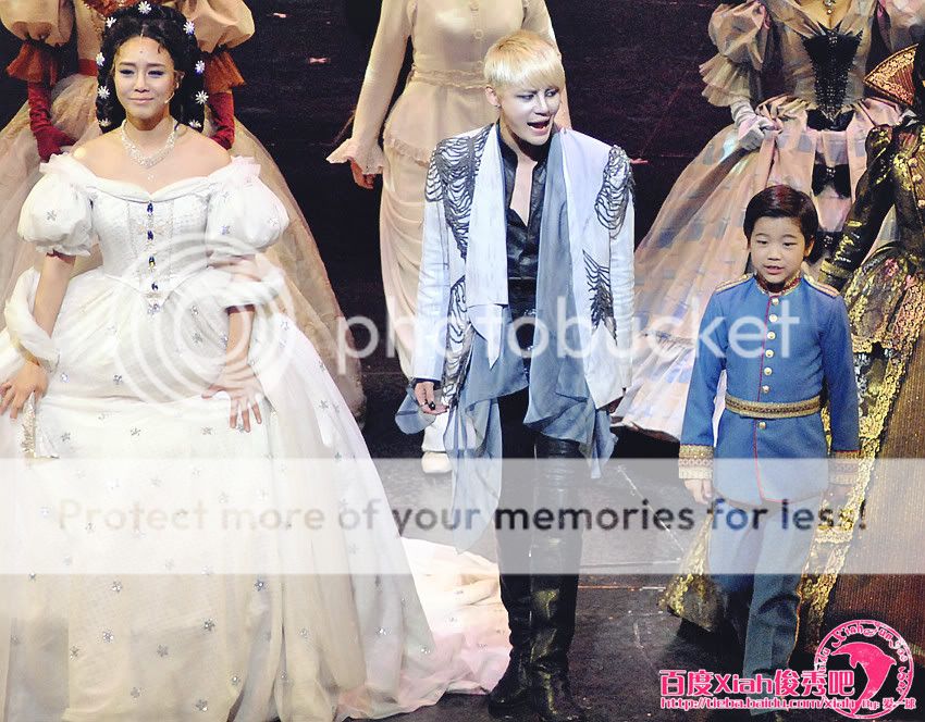 FOTOS "Musical ELISABETH" - Junsu (08/04/2012) 1e30e924b899a901cdd0f2961d950a7b0308f5ad