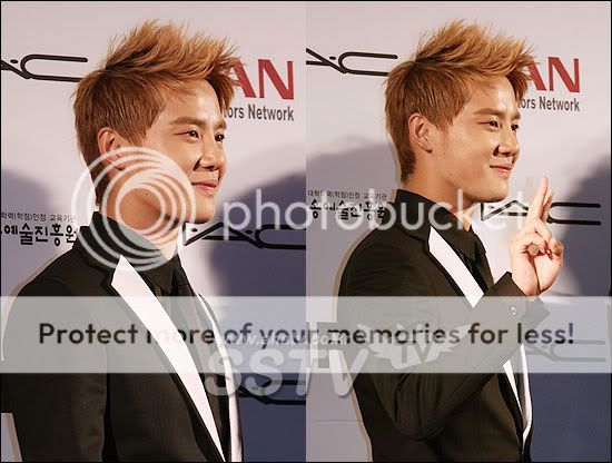 FOTOS "Festival Internacional de Cine" Alfombra Roja - JYJ (07/10/2011) parte 2 417408748