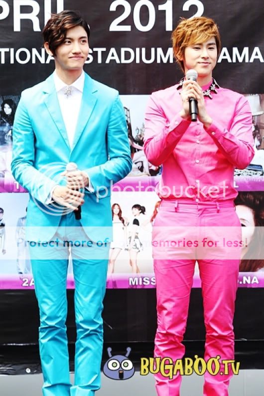 FOTOS "MBC Korean Music Wave" en Bangkok - Conferencia de Prensa (06/04/2012) parte 4 43b33e48d109b3de38af93c8ccbf6c81810a4c0f