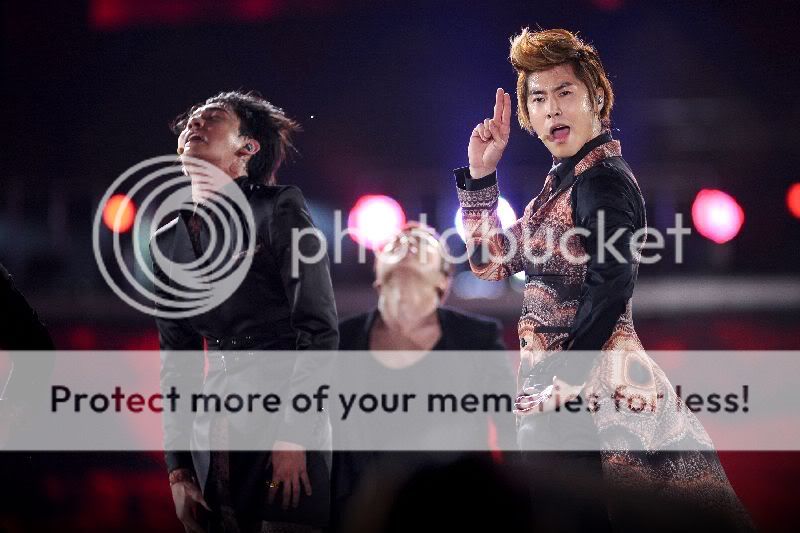 FOTOS "MBC Korean Music Wave" en Bangkok - TVXQ (07/04/2012) parte 3 46193b1ec8fcc3ce76246f939245d688d53f20bb