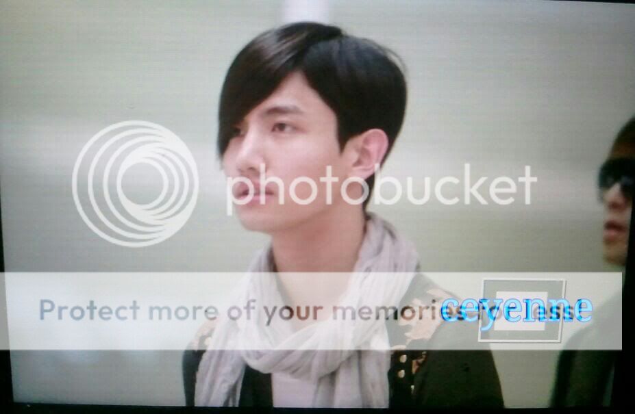 FOTOS "Aeropuerto Gimpo" - TVXQ (05/04/2012) 4a4c3d95jw1drojygco79j