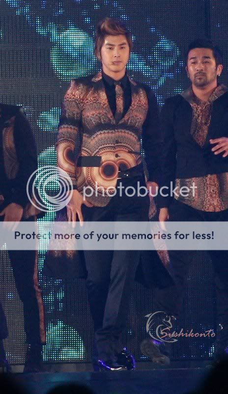 FOTOS "MBC Korean Music Wave" en Bangkok - TVXQ (07/04/2012) parte 2 4ecb576e8535e5dd699ee87f76c6a7efcf1b62f1