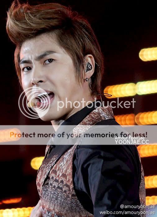 FOTOS "MBC Korean Music Wave" en Bangkok - TVXQ (07/04/2012) parte 3 556032022