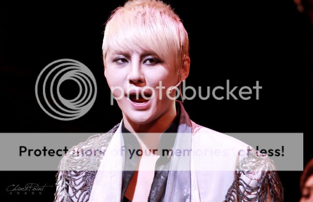 FOTOS "Musical ELISABETH" - Junsu (08/04/2012) 7ac2884af21fbe0947c261b46b600c338644ad83