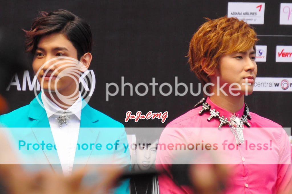 FOTOS "MBC Korean Music Wave" en Bangkok - Conferencia de Prensa (06/04/2012) parte 4 830bd8a3a40f4bfbb0288ef4034f78f0f63618ae