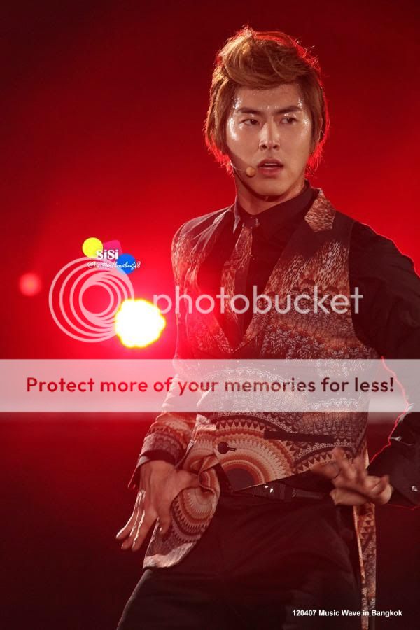 FOTOS "MBC Korean Music Wave" en Bangkok - TVXQ (07/04/2012) parte 2 8d5494eef01f3a2935f59e6e9925bc315c607c54