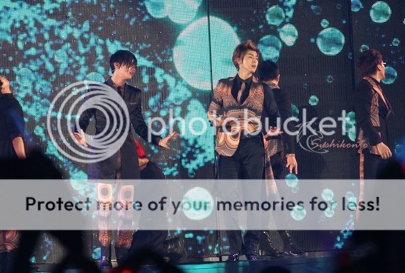 FOTOS "MBC Korean Music Wave" en Bangkok - TVXQ (07/04/2012) parte 2 9f26850428381f30c987c009a9014c086f06f08d