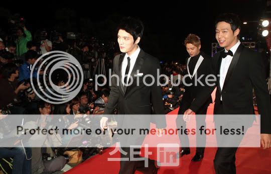 FOTOS "Festival Internacional de Cine" Alfombra Roja - JYJ (07/10/2011) O0540034611532218832