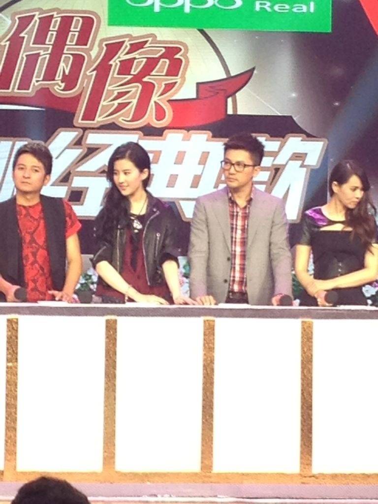 [23/09/12] บันทึกเทปรายการ Happy Camp [快乐大本营] 6aeebc3ejw1dx6qskxn2tj_zps7e4c047c