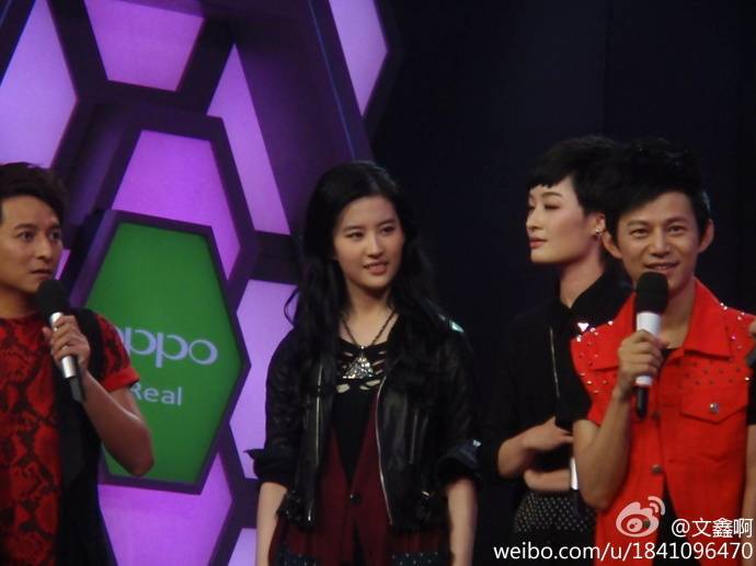 [23/09/12] บันทึกเทปรายการ Happy Camp [快乐大本营] 6dbce716gw1dx6yd7fsa6j_zpsf7b0806f