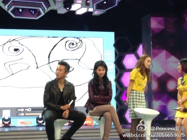 [12/11/13] บันทึกเทปรายการ Happy Camp [快乐大本营] 7833b139jw1eaigt3a3o1j20hs0dcjtd