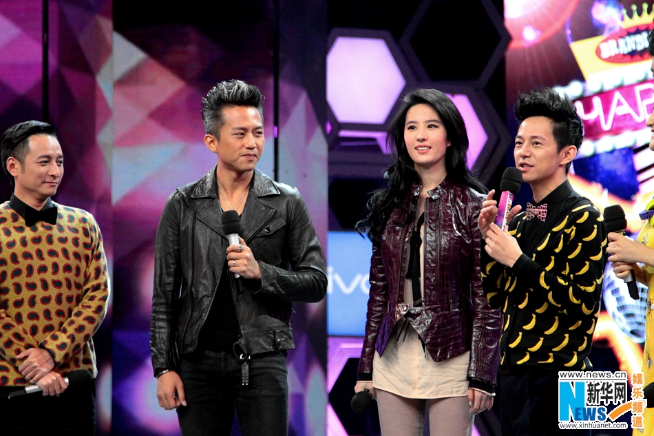 [12/11/13] บันทึกเทปรายการ Happy Camp [快乐大本营] 125769220_21n