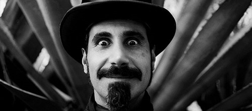 Serj Tankian: “Às vezes é melhor ter um ditador benevolente... ST_D