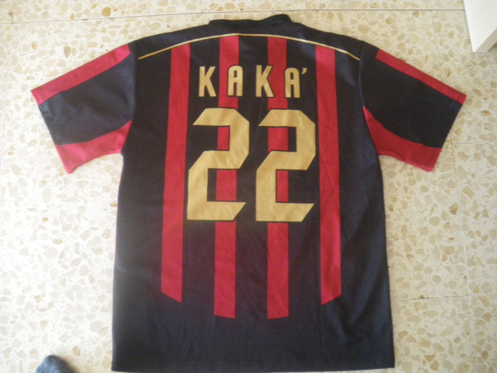 Colecciones de camisetas bufandas de fútbol o cualquier deporte! Milan2007KAK