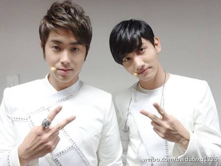 [PIC] 120601 TVXQ Staff Update 93ef2d24gw1dtkn35u4l9j