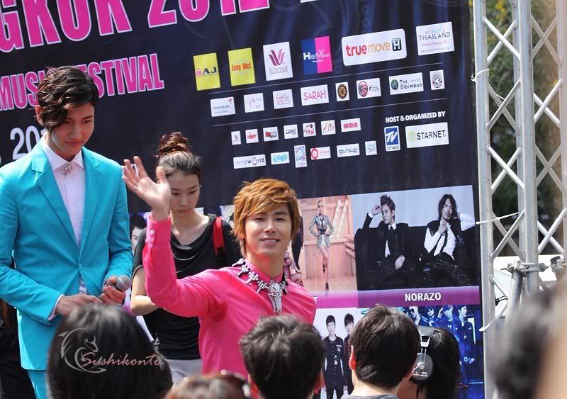 [PIC] 120406 Korean Music Wave à Bangkok - Conférence de Presse 120406PressConfBKK107