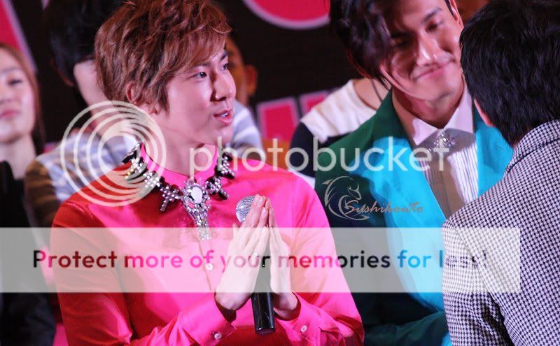 [PIC] 120406 Korean Music Wave à Bangkok - Conférence de Presse 120406PressConfBKK115