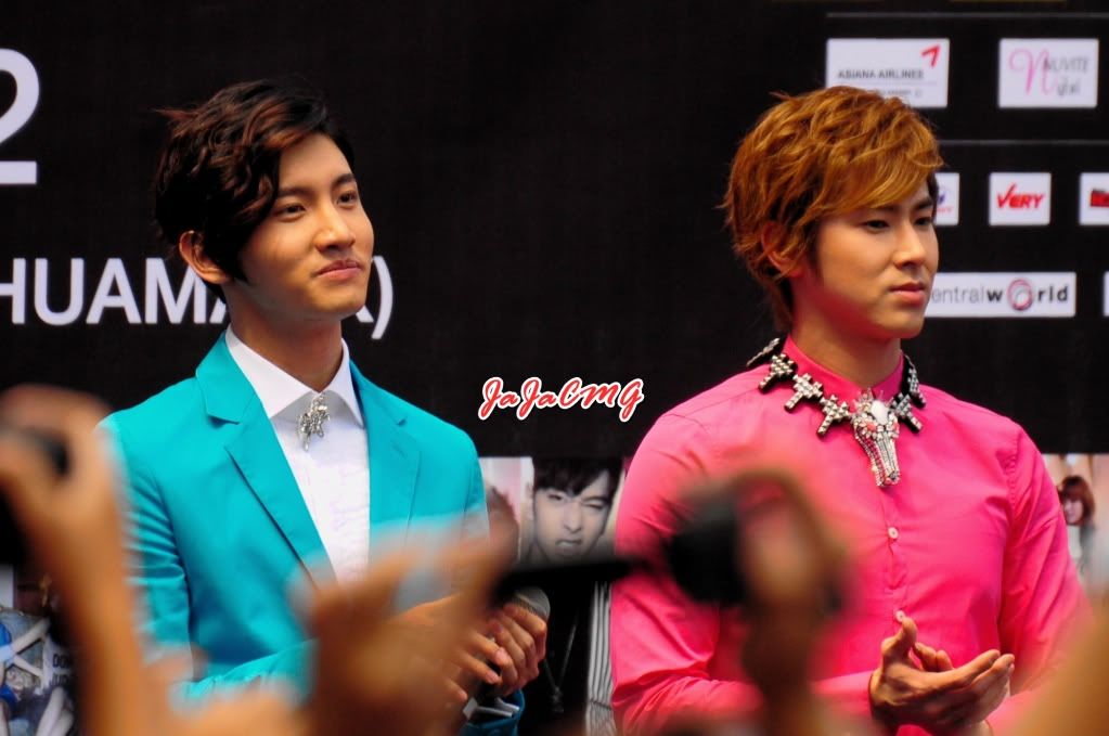 [PIC] 120406 Korean Music Wave à Bangkok - Conférence de Presse 120406PressConfBKK25